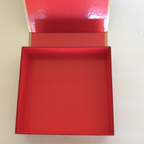 BATH AND BODY WORKS GIFT BOX - Picture 6 of 7